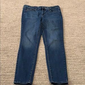 Woman’s skinny jeans